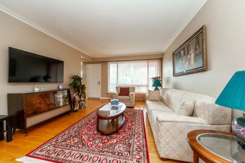 Photo 5 at 288 Hullmar Drive, Black Creek, Toronto