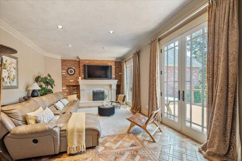 Photo 10 at 12 Alm Court, Aurora Estates, Aurora Photo 10 at 12 Alm Court, Aurora Estates, Aurora