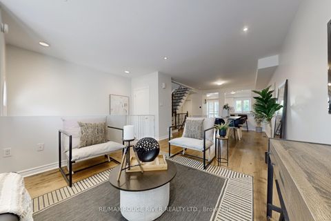 Photo 5 at 20 Rodeo Court, Newtonbrook West, Toronto