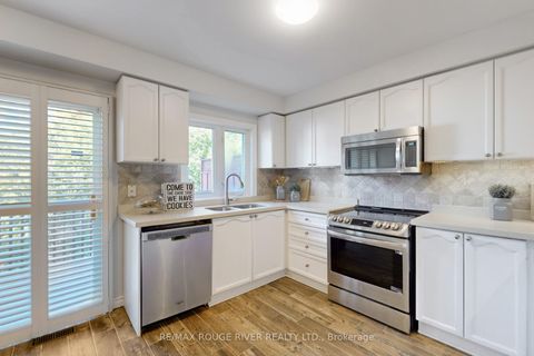 Photo 10 at 20 Rodeo Court, Newtonbrook West, Toronto