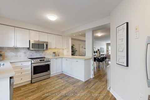 Photo 11 at 20 Rodeo Court, Newtonbrook West, Toronto