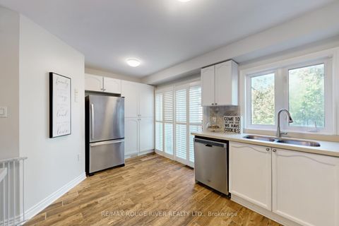 Photo 14 at 20 Rodeo Court, Newtonbrook West, Toronto