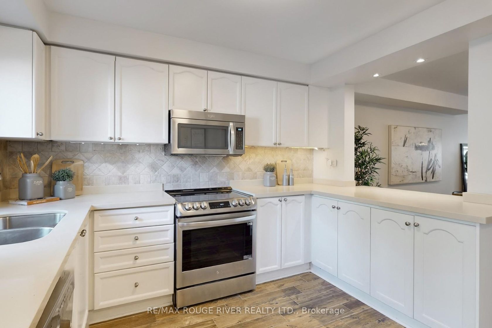 Photo 13 at 20 Rodeo Court, Newtonbrook West, Toronto Photo 13 at 20 Rodeo Court, Newtonbrook West, Toronto