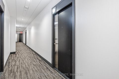 Photo 6 at 301 - 9471 Yonge Street, Observatory, Richmond Hill