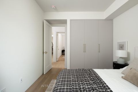 Photo 23 at 741 Richmond Street W, Niagara, Toronto