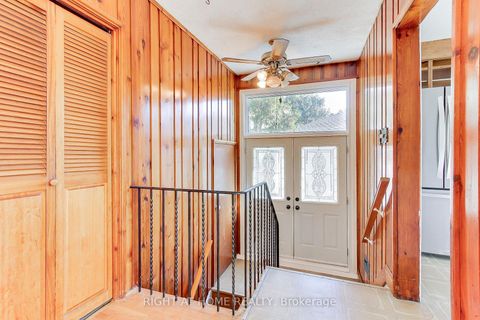 Photo 3 at 40 Kitimat Crescent, Aurora Heights, Aurora