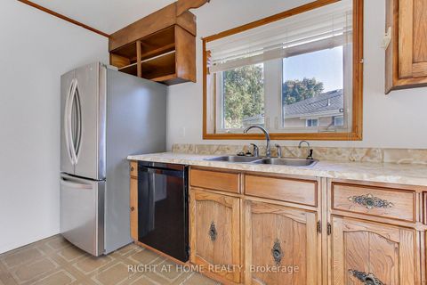 Photo 9 at 40 Kitimat Crescent, Aurora Heights, Aurora