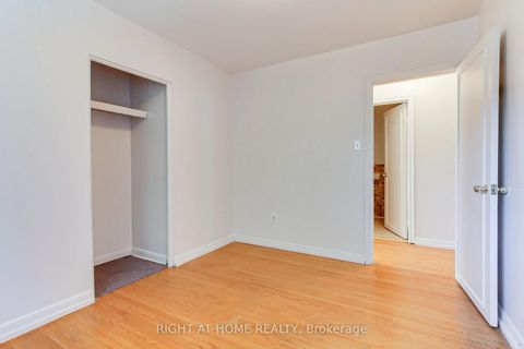 Photo 14 at 40 Kitimat Crescent, Aurora Heights, Aurora