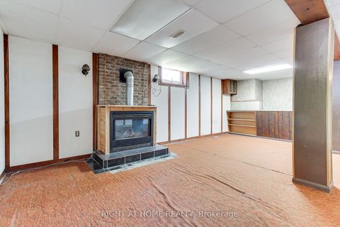 Photo 18 at 40 Kitimat Crescent, Aurora Heights, Aurora