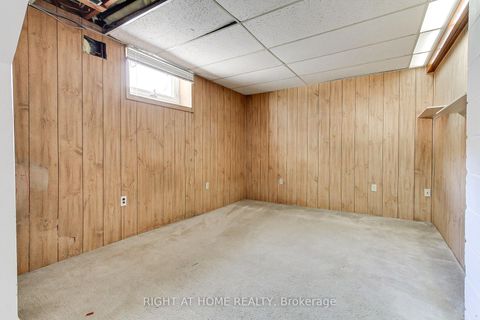 Photo 19 at 40 Kitimat Crescent, Aurora Heights, Aurora