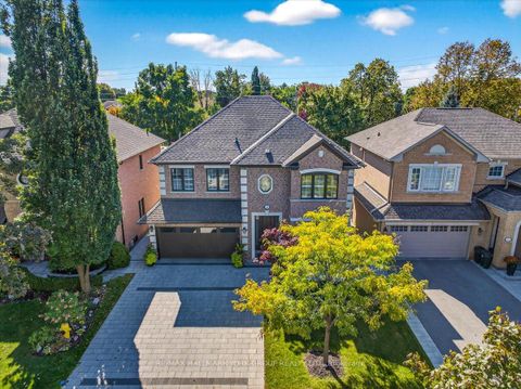 Photo 2 at 16 Woodland Trail Court, Islington Woods, Vaughan