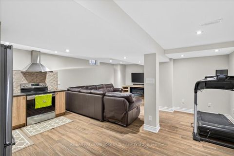 Photo 26 at 16 Woodland Trail Court, Islington Woods, Vaughan