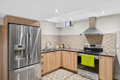 Photo 37 at 16 Woodland Trail Court, Islington Woods, Vaughan