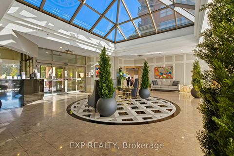 Photo 3 at 111 - 14924 Yonge Street, Aurora Highlands, Aurora
