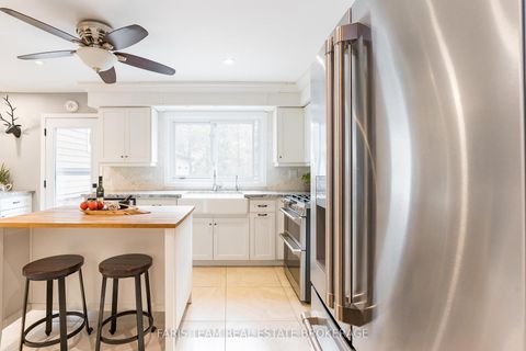 Photo 5 at 27 Garrett Crescent, North Shore, Barrie