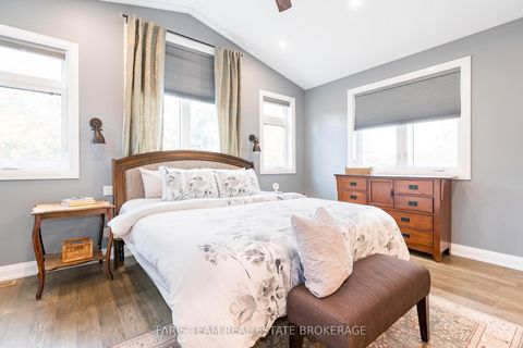 Photo 15 at 27 Garrett Crescent, North Shore, Barrie