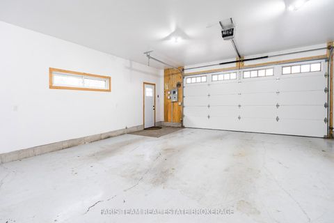 Photo 34 at 27 Garrett Crescent, North Shore, Barrie