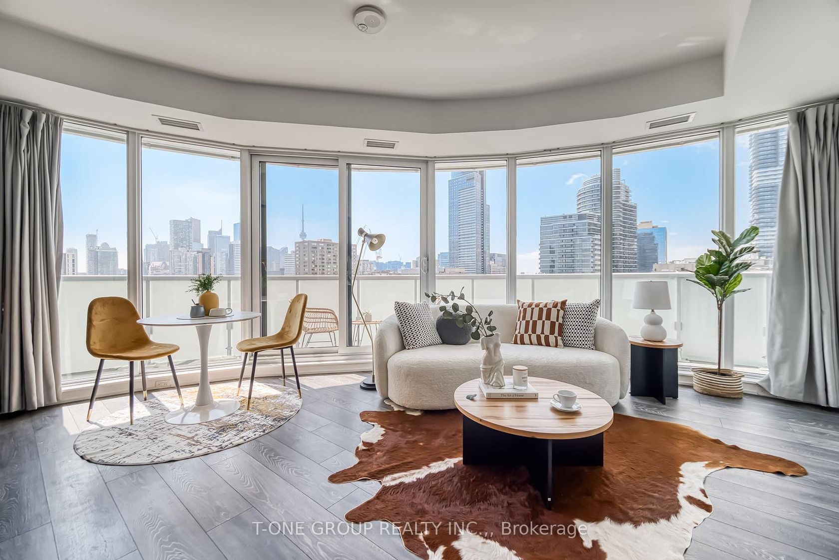 2102 - 403 Church Street, Yonge Corridor, Toronto photo number 2 2102 - 403 Church Street, Yonge Corridor, Toronto photo number 2