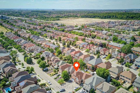 Photo 2 at 40 Tuscana Boulevard, Patterson, Vaughan