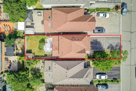 Photo 5 at 40 Tuscana Boulevard, Patterson, Vaughan