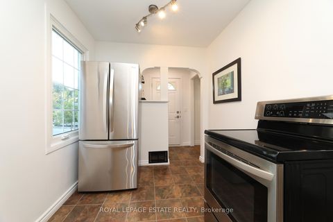 Photo 2 at 57 Merritt Road, Parkview, Toronto