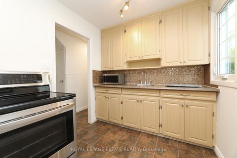 Photo 4 at 57 Merritt Road, Parkview, Toronto