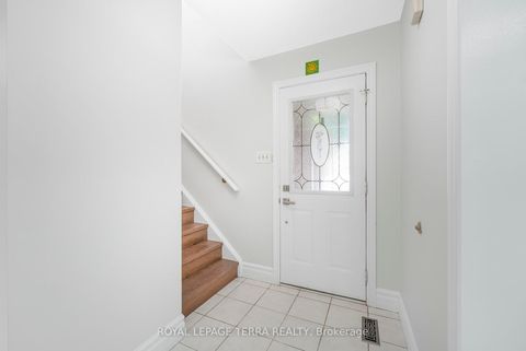 Photo 5 at 67 Livingstone Street W, Sunnidale, Barrie