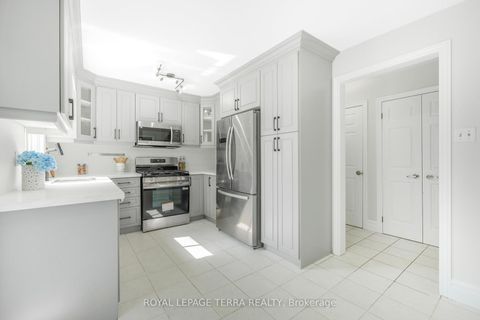 Photo 10 at 67 Livingstone Street W, Sunnidale, Barrie