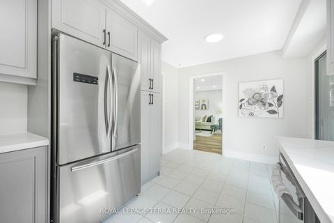 Photo 11 at 67 Livingstone Street W, Sunnidale, Barrie