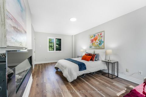 Photo 18 at 67 Livingstone Street W, Sunnidale, Barrie
