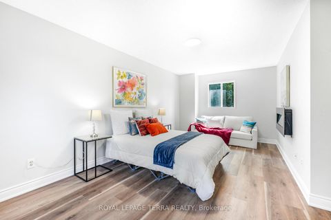 Photo 19 at 67 Livingstone Street W, Sunnidale, Barrie