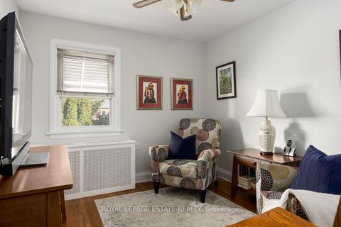 Photo 11 at 25 Ferncroft Drive, Cliffside, Toronto