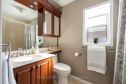 Photo 12 at 25 Ferncroft Drive, Cliffside, Toronto