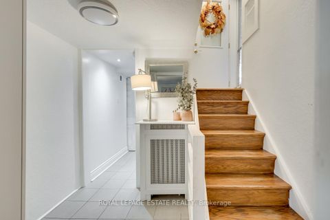 Photo 13 at 25 Ferncroft Drive, Cliffside, Toronto