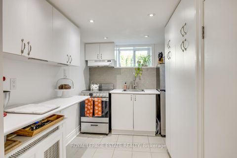 Photo 14 at 25 Ferncroft Drive, Cliffside, Toronto