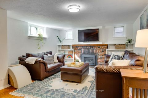 Photo 20 at 25 Ferncroft Drive, Cliffside, Toronto