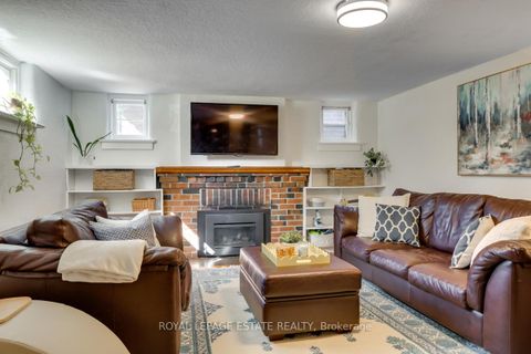 Photo 21 at 25 Ferncroft Drive, Cliffside, Toronto