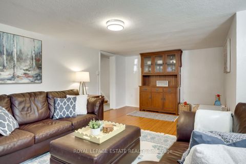 Photo 22 at 25 Ferncroft Drive, Cliffside, Toronto