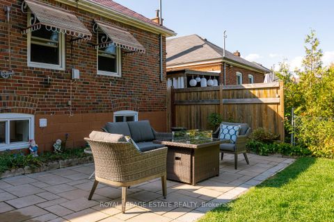 Photo 26 at 25 Ferncroft Drive, Cliffside, Toronto