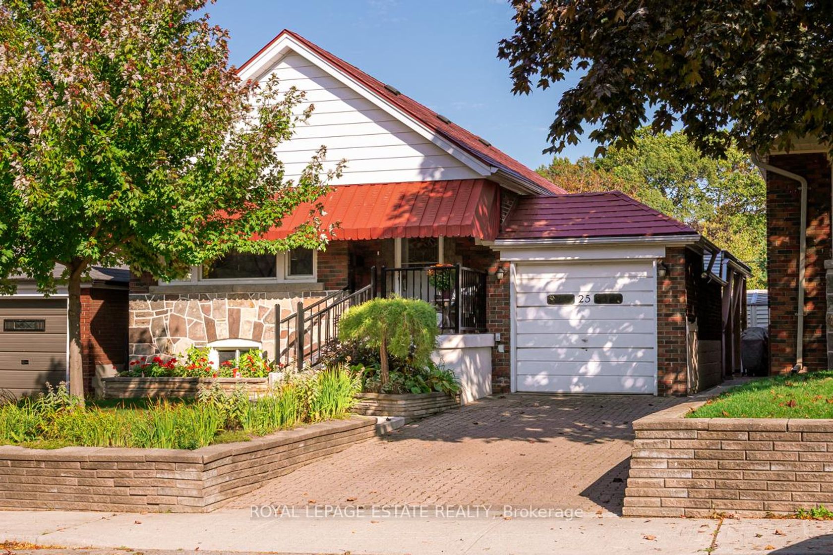 25 Ferncroft Drive, Cliffside, Toronto by Alessia Polo 25 Ferncroft Drive, Cliffside, Toronto