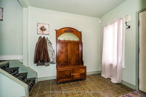 Photo 3 at 16 North Bonnington Avenue, Birchmount, Toronto