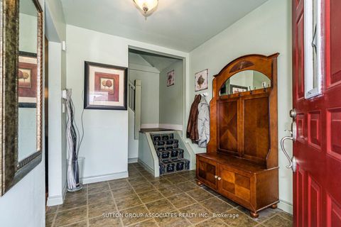 Photo 4 at 16 North Bonnington Avenue, Birchmount, Toronto