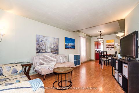 Photo 7 at 16 North Bonnington Avenue, Birchmount, Toronto