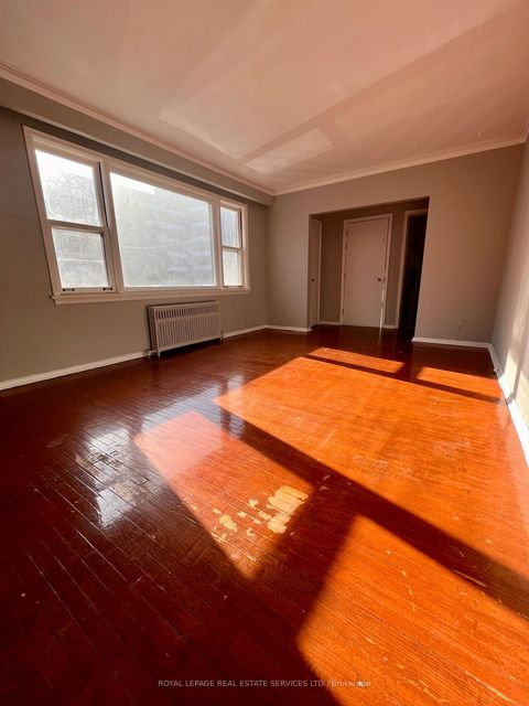 Photo 3 at 20 Park Boulevard, Long Branch, Toronto