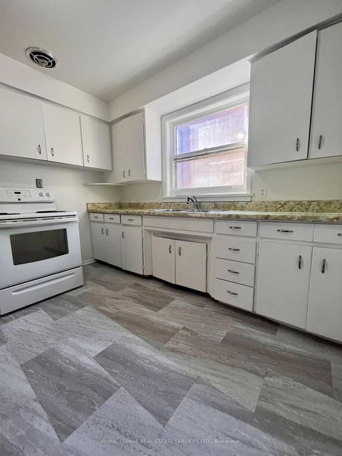Photo 7 at 20 Park Boulevard, Long Branch, Toronto