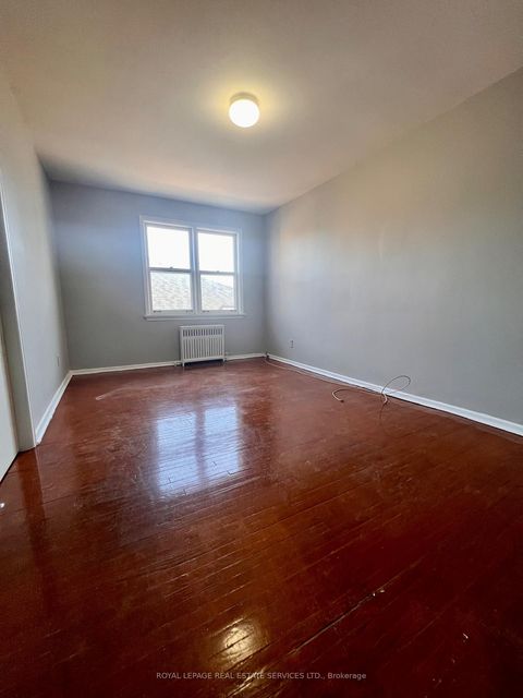 Photo 10 at 20 Park Boulevard, Long Branch, Toronto
