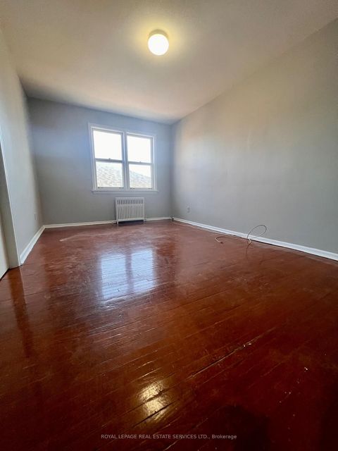 Photo 11 at 20 Park Boulevard, Long Branch, Toronto