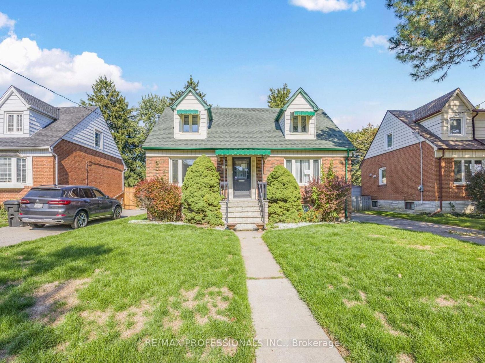 55 Craigmore Crescent, Willowdale East, Toronto 