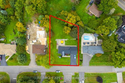 Photo 3 at 76 Bachley Crescent, Pottageville, King Photo 3 at 76 Bachley Crescent, Pottageville, King