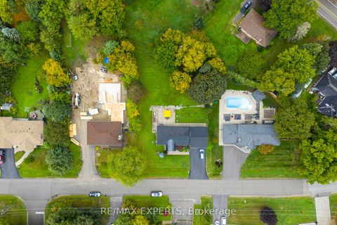 Photo 4 at 76 Bachley Crescent, Pottageville, King Photo 4 at 76 Bachley Crescent, Pottageville, King